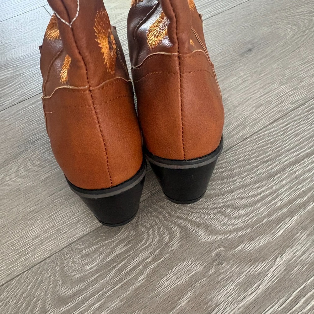 NEW Womens Brown Sunflower Embroidery Faux Leather Cowgirl Western Boots Size 37 - Picture 10 of 16